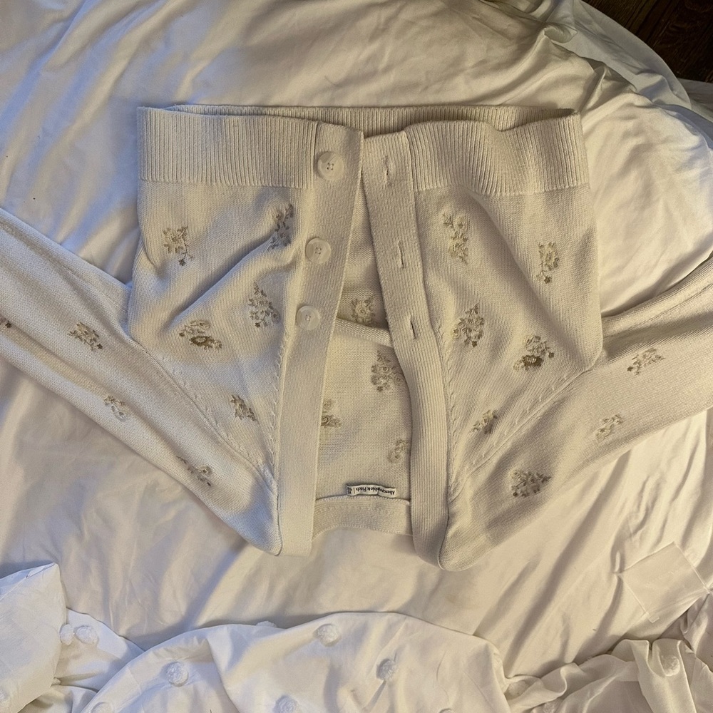 Abercrombie and fitch sweater and crop top set